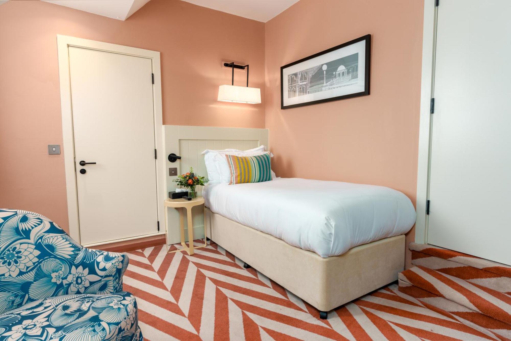 The Relais Cooden Beach And Spa Bexhill-on-Sea Esterno foto